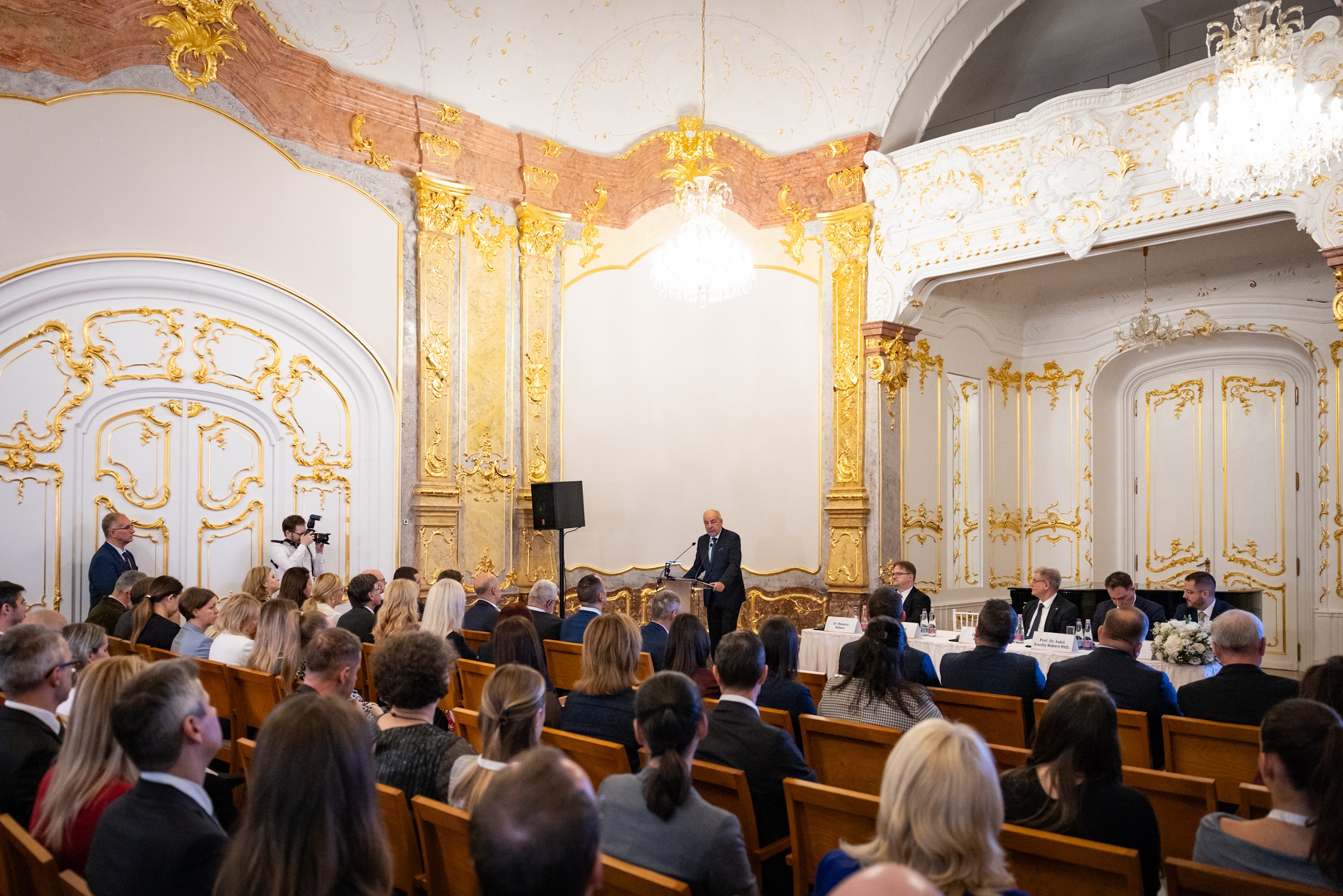 Polgári közjegyzőség 150