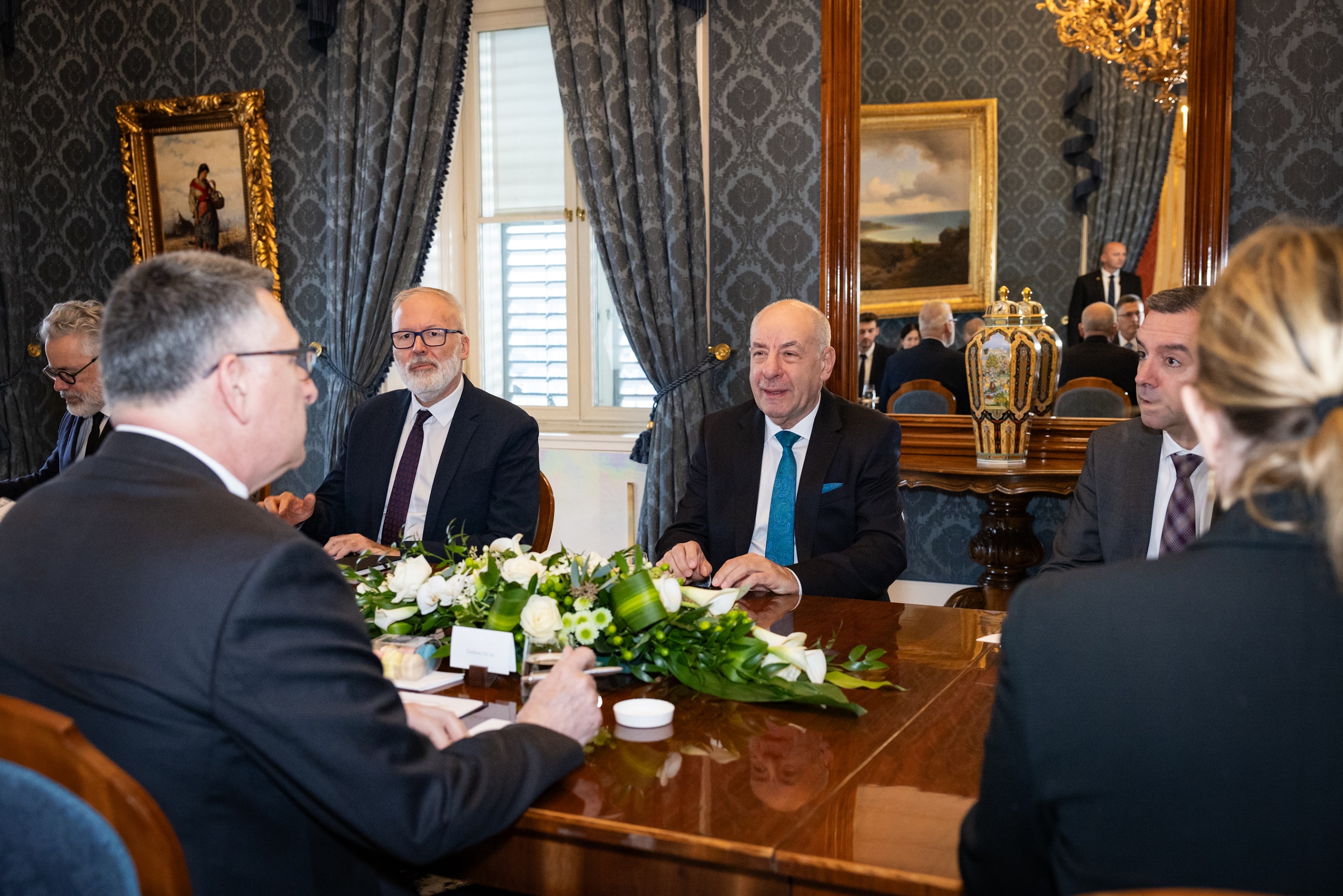 Az izraeli külügyminiszter a Sándor-palotában