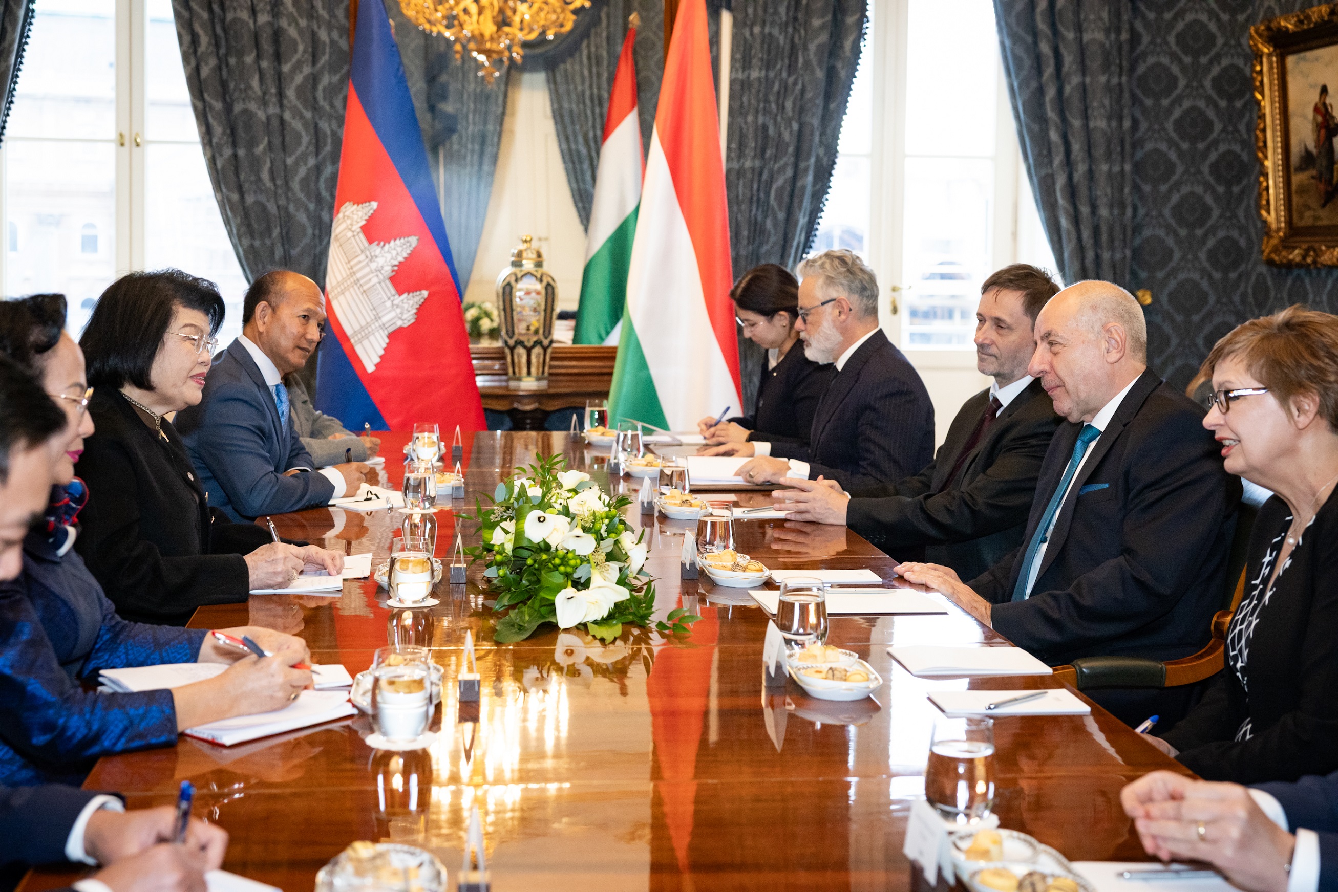 A kambodzsai házelnök a Sándor-palotában.