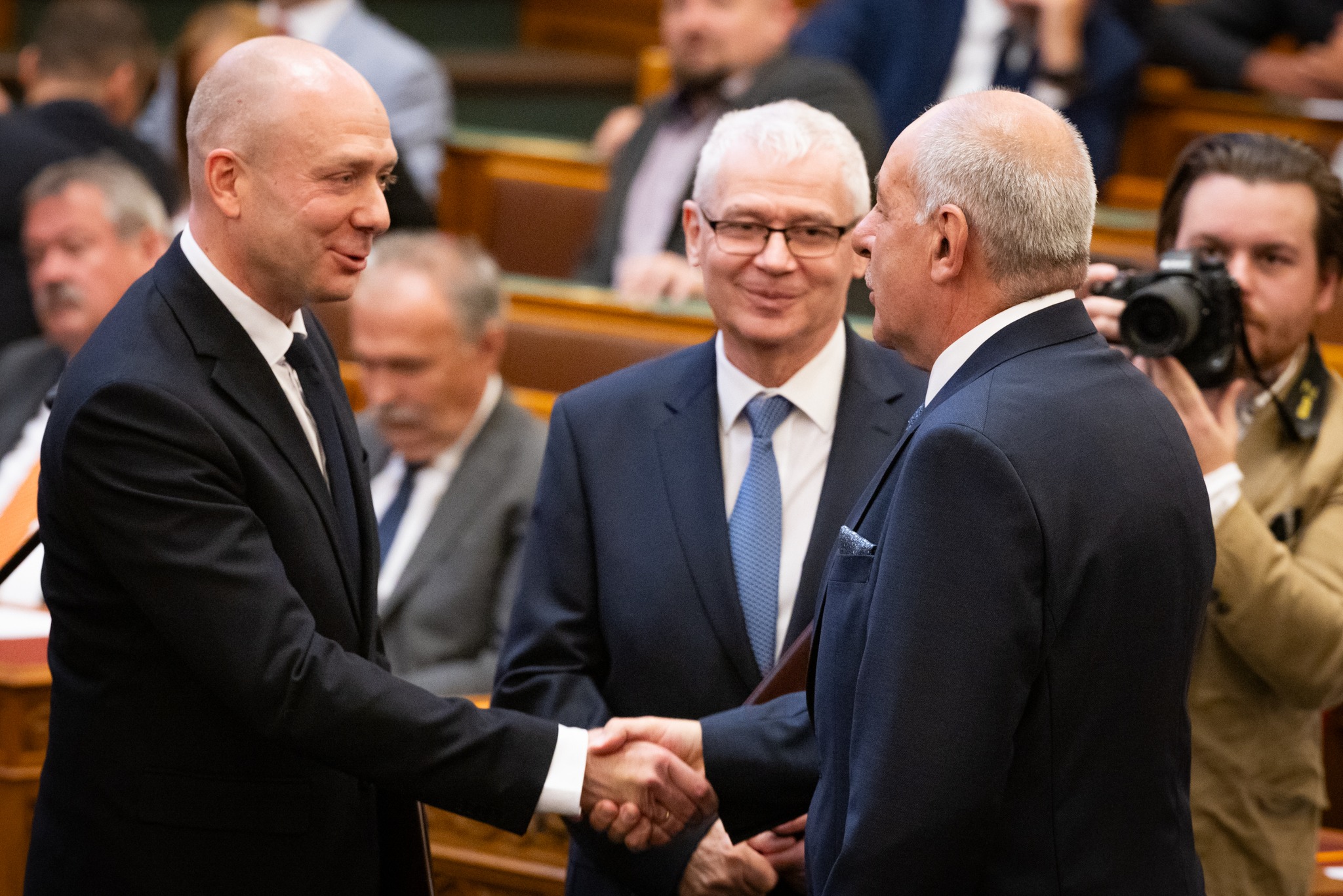 Parlamenti szavazás LÜ, AB 2025.06.11.