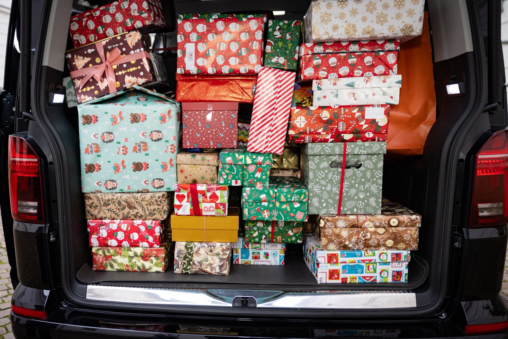 Cipősdobozok a Sándor-palotából