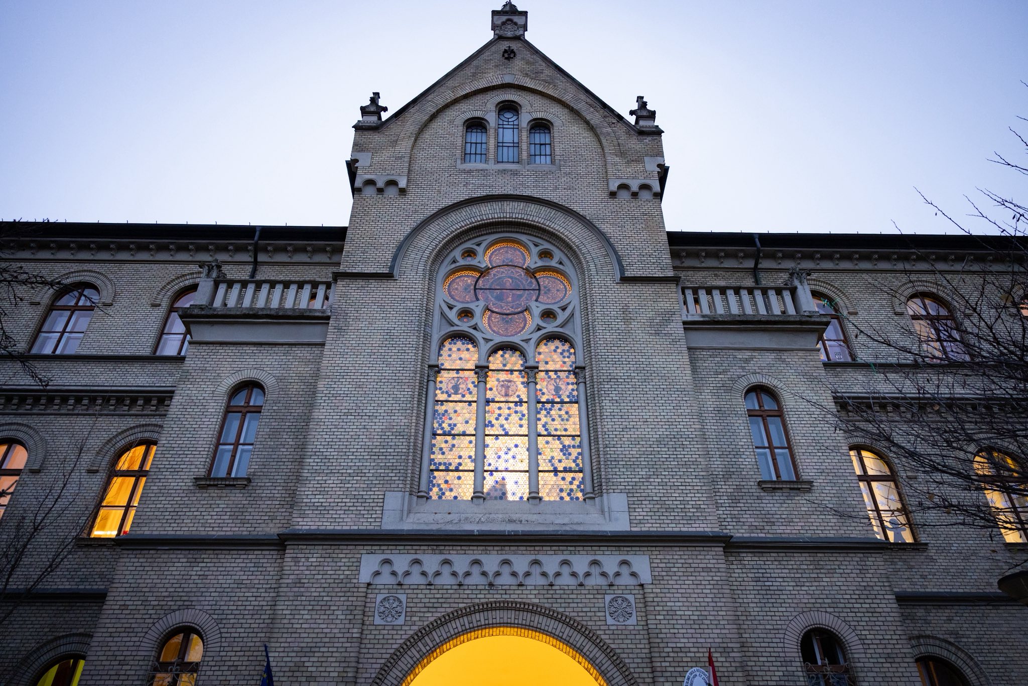 Cipősdobozok a Sándor-palotából