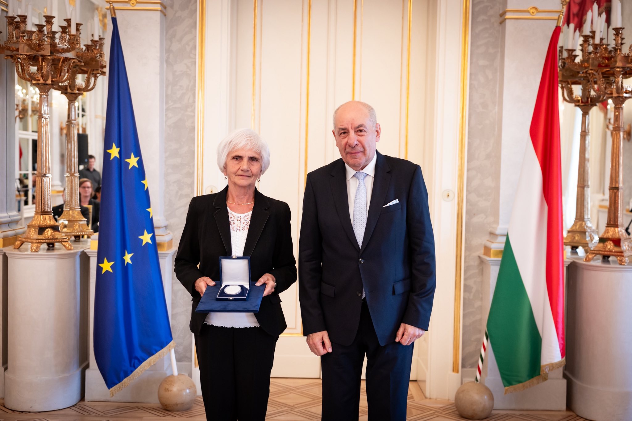 Köztársasági elnöki érdemérmek átadása a Sándor-palotában 2026.06.04.