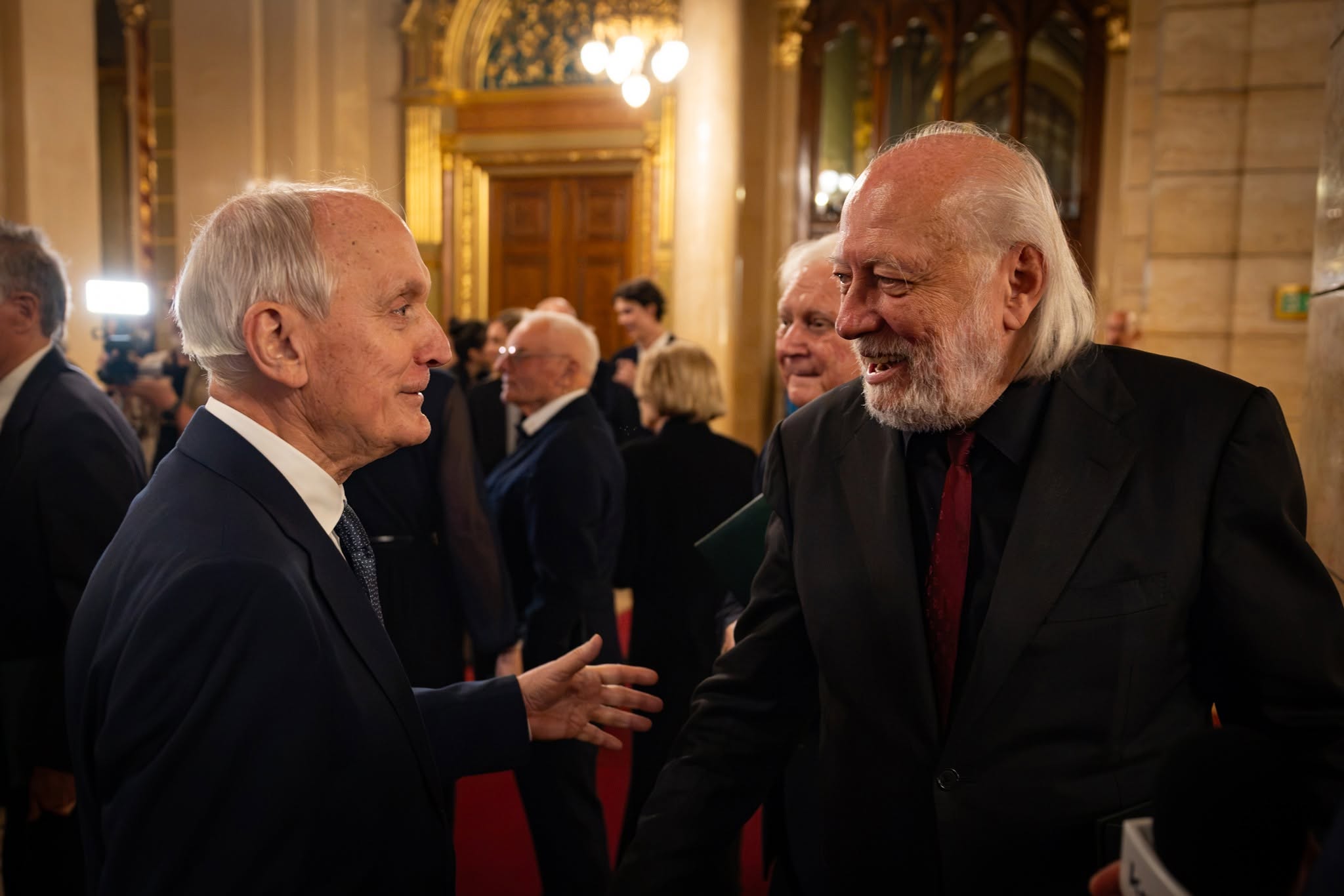 Kitüntetettek díjazása a parlamentben