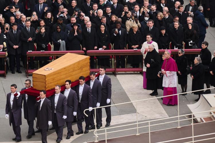 XVI. Benedek temetése