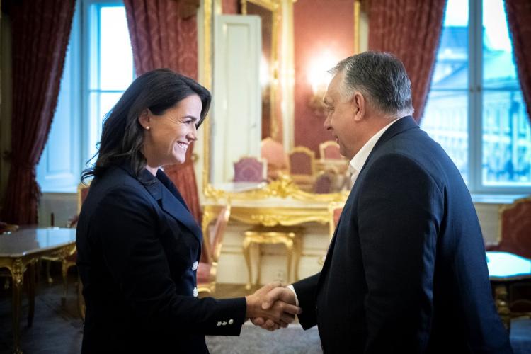 Novák Katalin fogadja Orbán Viktort a Sándor-palotában 2023.03.27-én