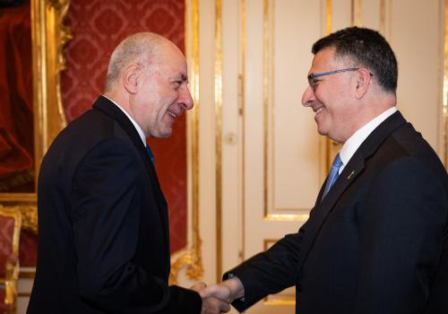 Az izraeli külügyminiszter a Sándor-palotában