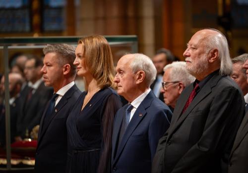 Kitüntetettek díjazása a parlamentben